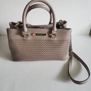 ANNE KLEIN HANDBAG - Arm Bag Or Crossbody - Medium Size - Tan - Like New